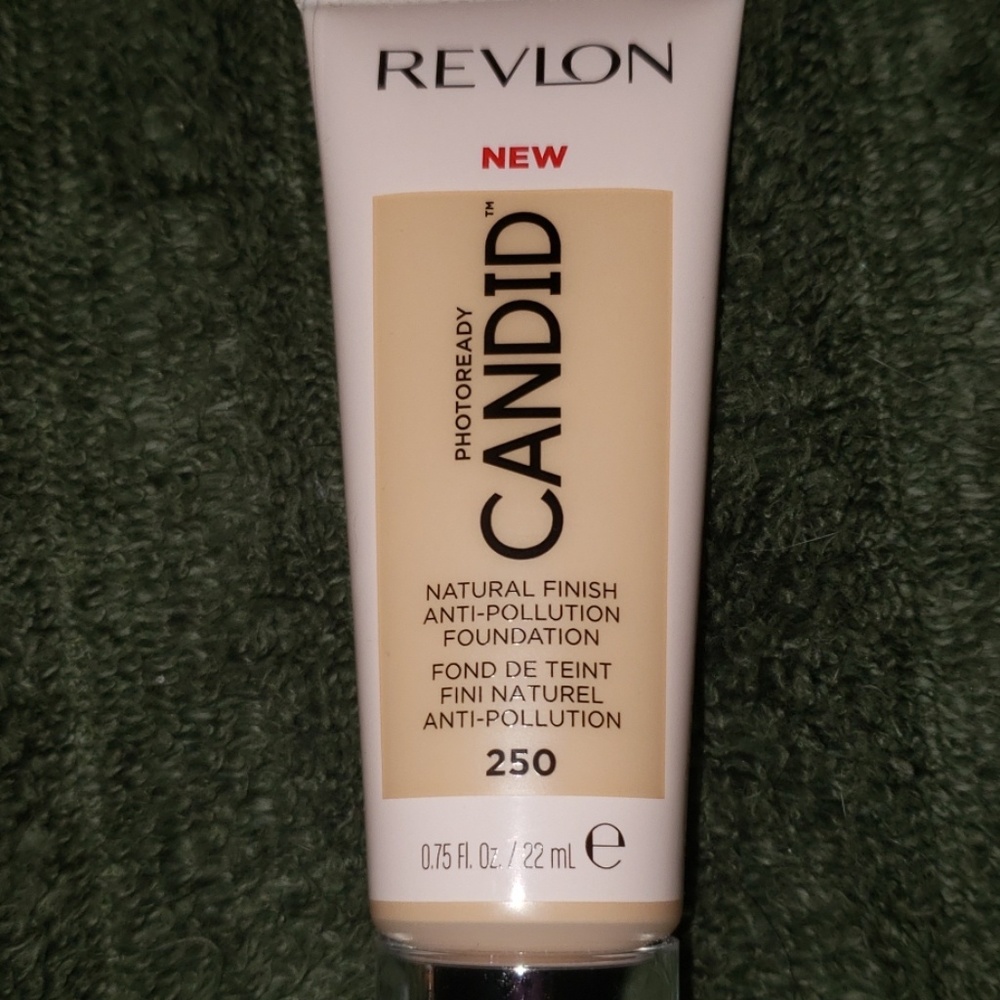 Revlon Photoready Candid Foundation